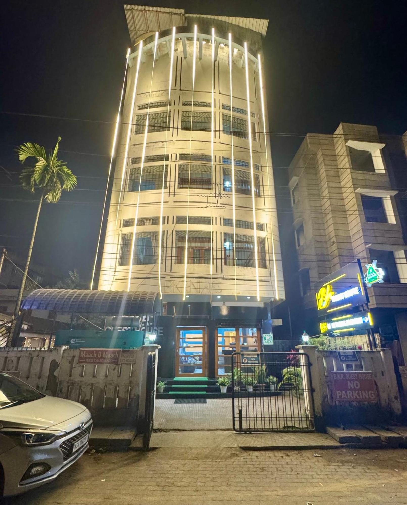 Hotel B K R Ґувахаті Екстер'єр фото