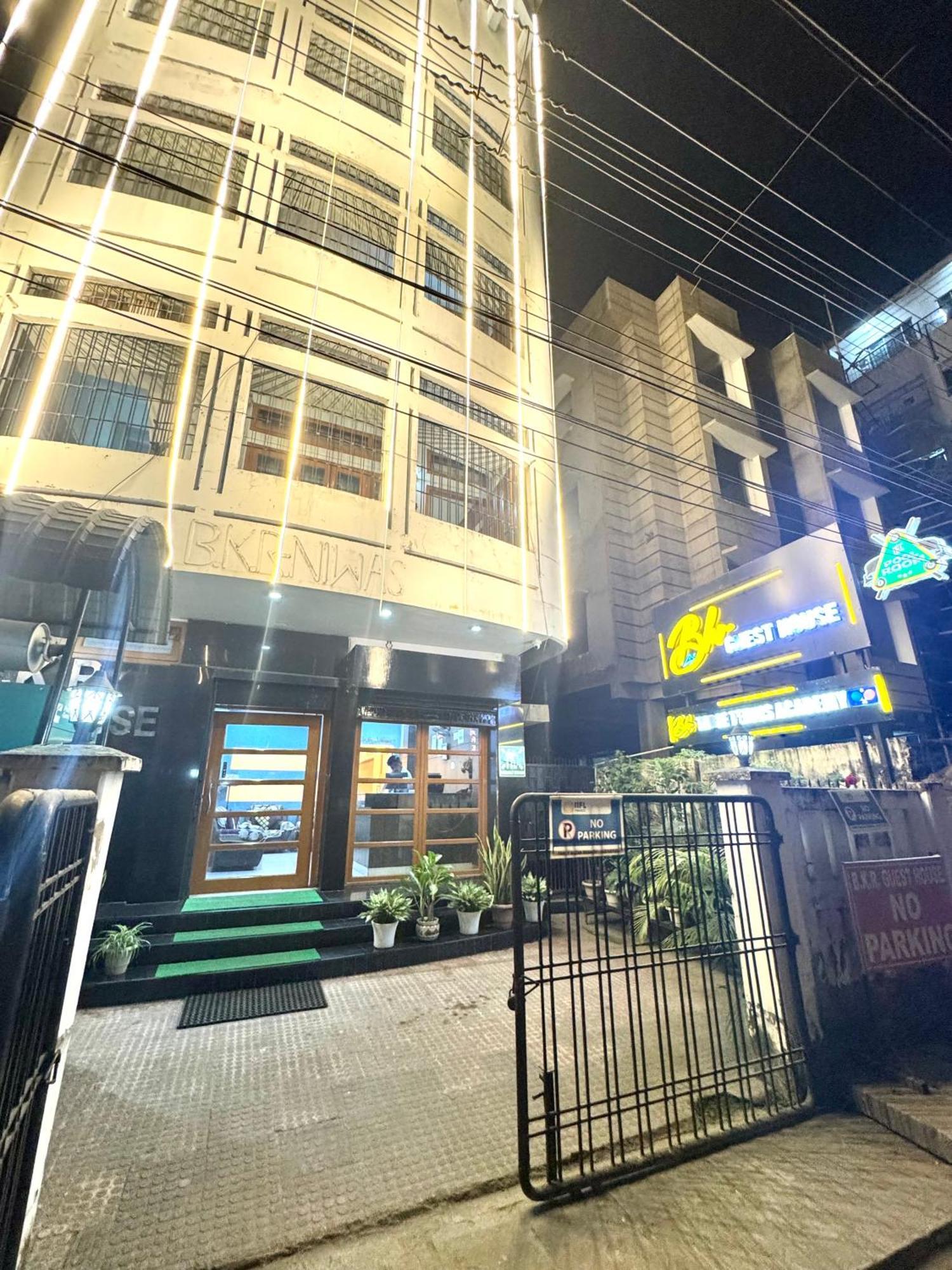 Hotel B K R Ґувахаті Екстер'єр фото